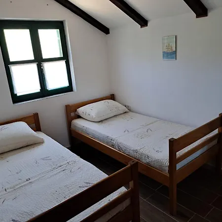 House Murtelica Hébergement de vacances Tkon